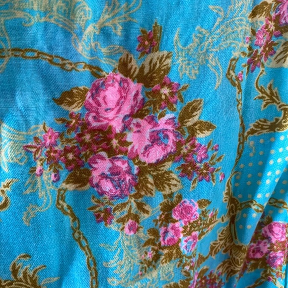 Beautiful shawl from H&M. - Picture 2 of 2